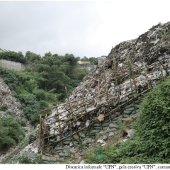 Tra gole erosive e discariche informali nella megalopoli di Kinshasa, R.D.Congo